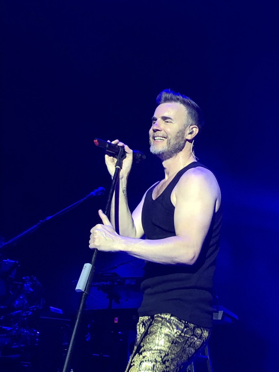 Adelenutt's tweet photo. Hot night in Rome😉 thank you @GaryBarlow @HowardDonald 🍌🎷@OfficialMarkO ❤️ https://t.co/hGzvZxe5Se