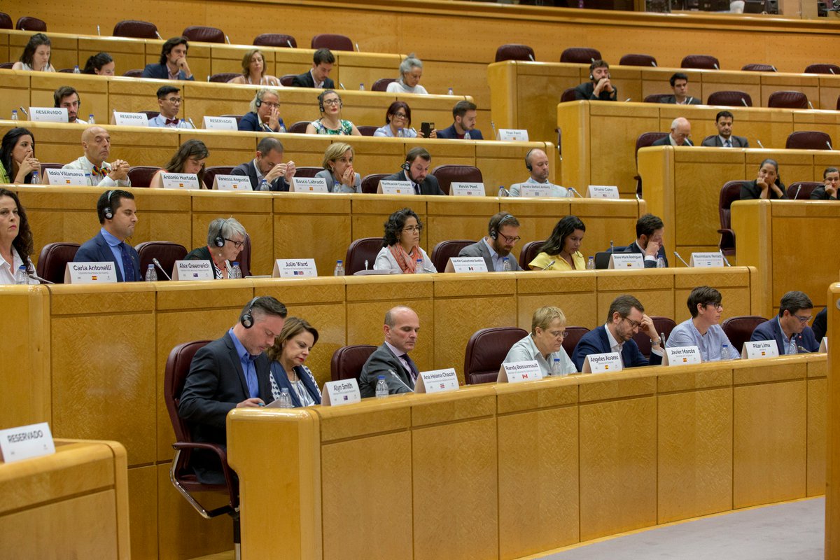 MadridSummit's tweet photo. Ayer hace dos años que celebramos la única jornada interparlamentaria mundial con políticos de todo el mundo en el @Senadoesp con motivo del Madrid Summit 2017. En el #MadridSummit2019 muchos de esos políticos volverán a estar con nosotrxs ¡Te esperamos!#MakingHumanRightsVisible https://t.co/5wQbTGWtEi
