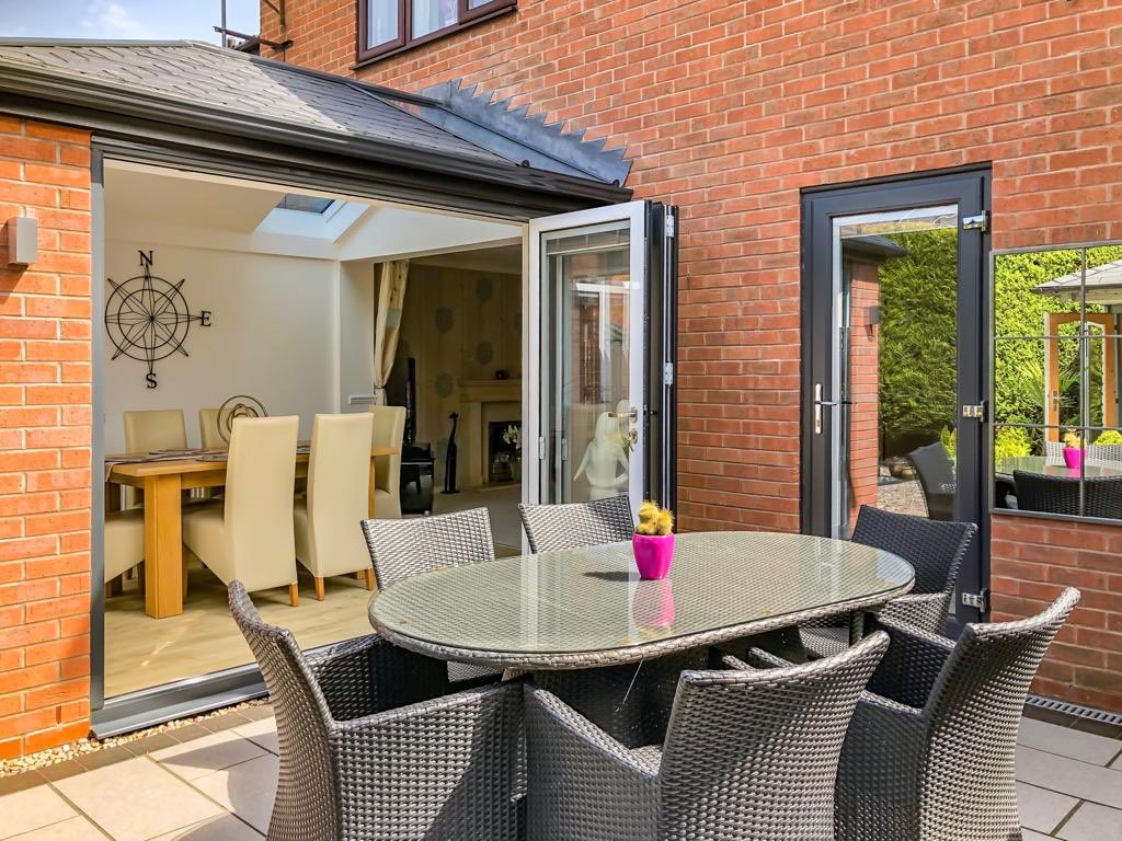 Windows5Star's tweet photo. living spaces from 5 Star.All our extensions are bespoke and individually tailored to your needs so why not get a FREE DESIGN quote today https://t.co/mzJ5D0SpYF. #rearextension #localbuilder #whichapproved #fmbmembers #largeshowrooms #Kidderminster #Worcester #open7days https://t.co/7an9arq9yn