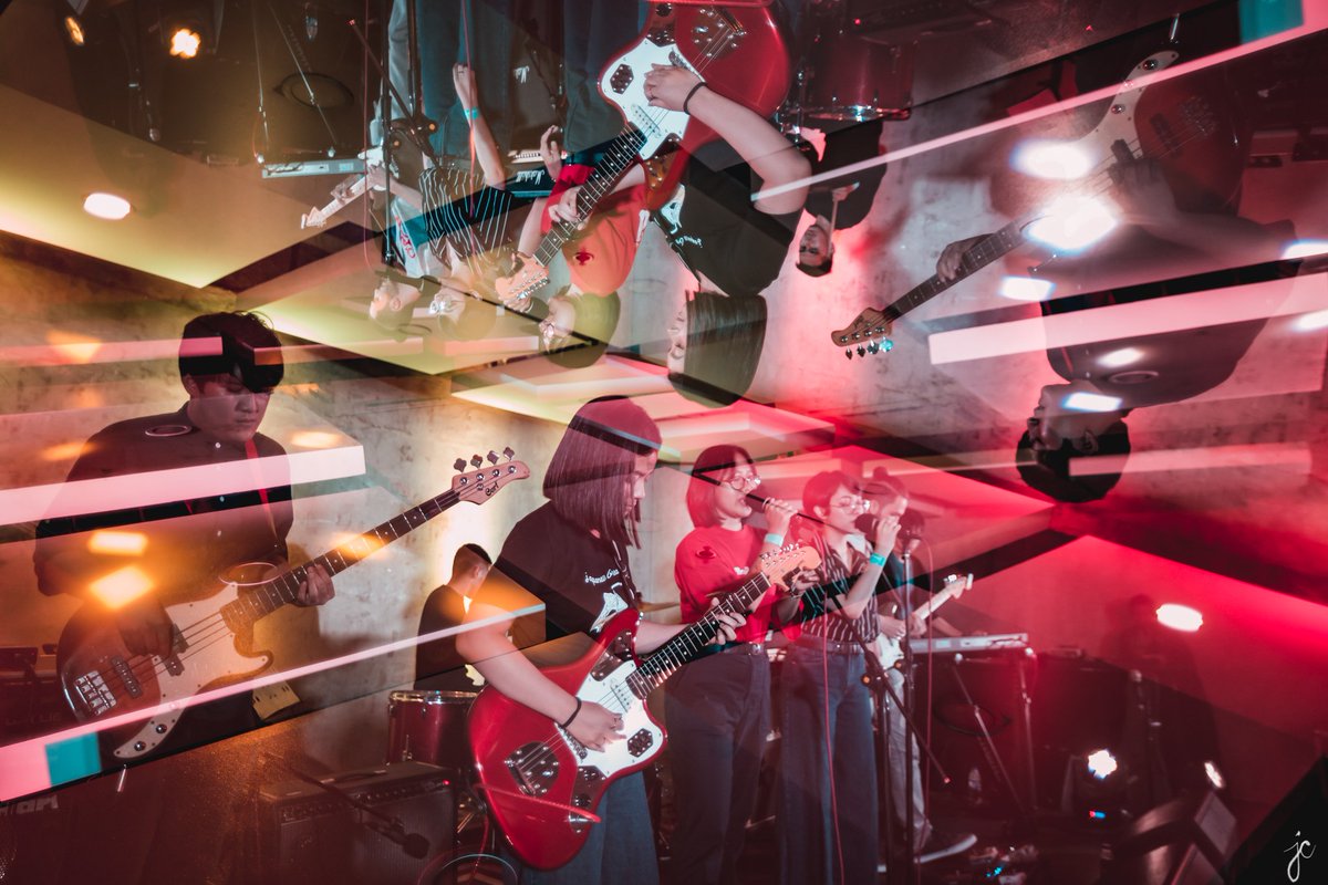 jeremycaisip's tweet photo. A couple of performance shots during #FeteDeLaMusique2019 #FetePH25! 🎶
#MetAtFete is out tonight~
full album here: https://t.co/hww7tKQHnn https://t.co/fd7iZjJdMy