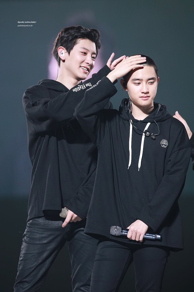 hot_pcy_pict's tweet photo. tomorrow, chanyeol be like: https://t.co/A3aUGUnlwr