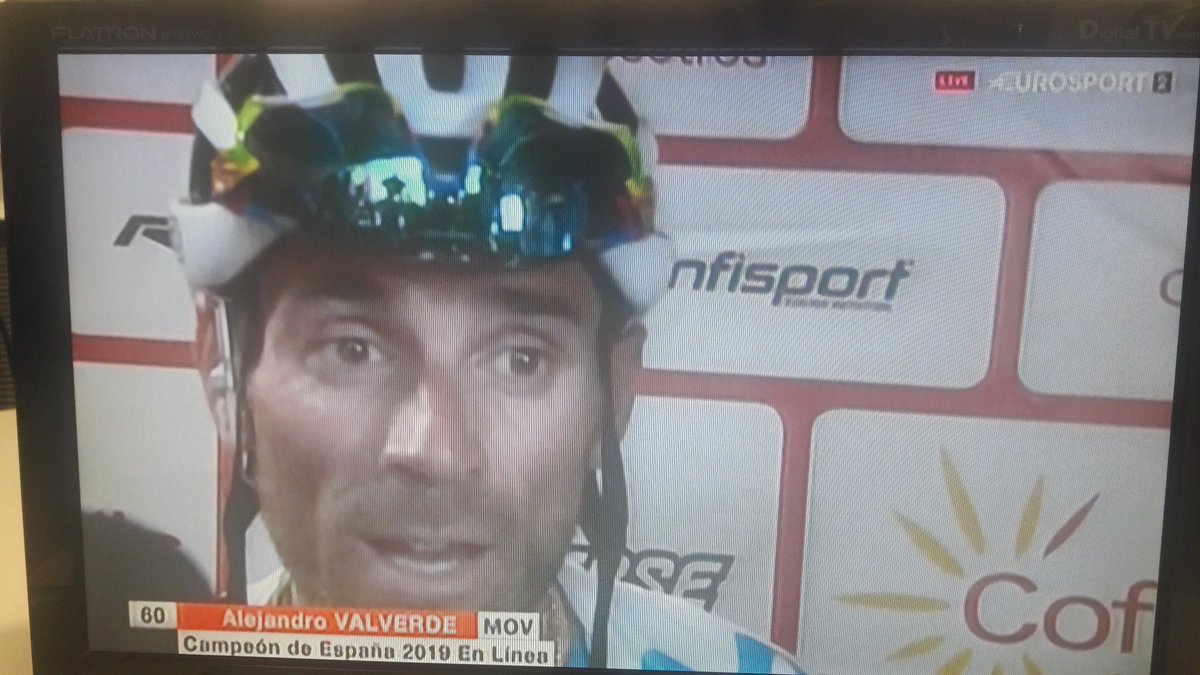 antoalix's tweet photo. campeón de españa... y pidiendo disculpas a Luisle por haberle ganado al sprint siendo amigo. Jefe no, lo siguiente, Valverde https://t.co/h4zAFXcX0l
