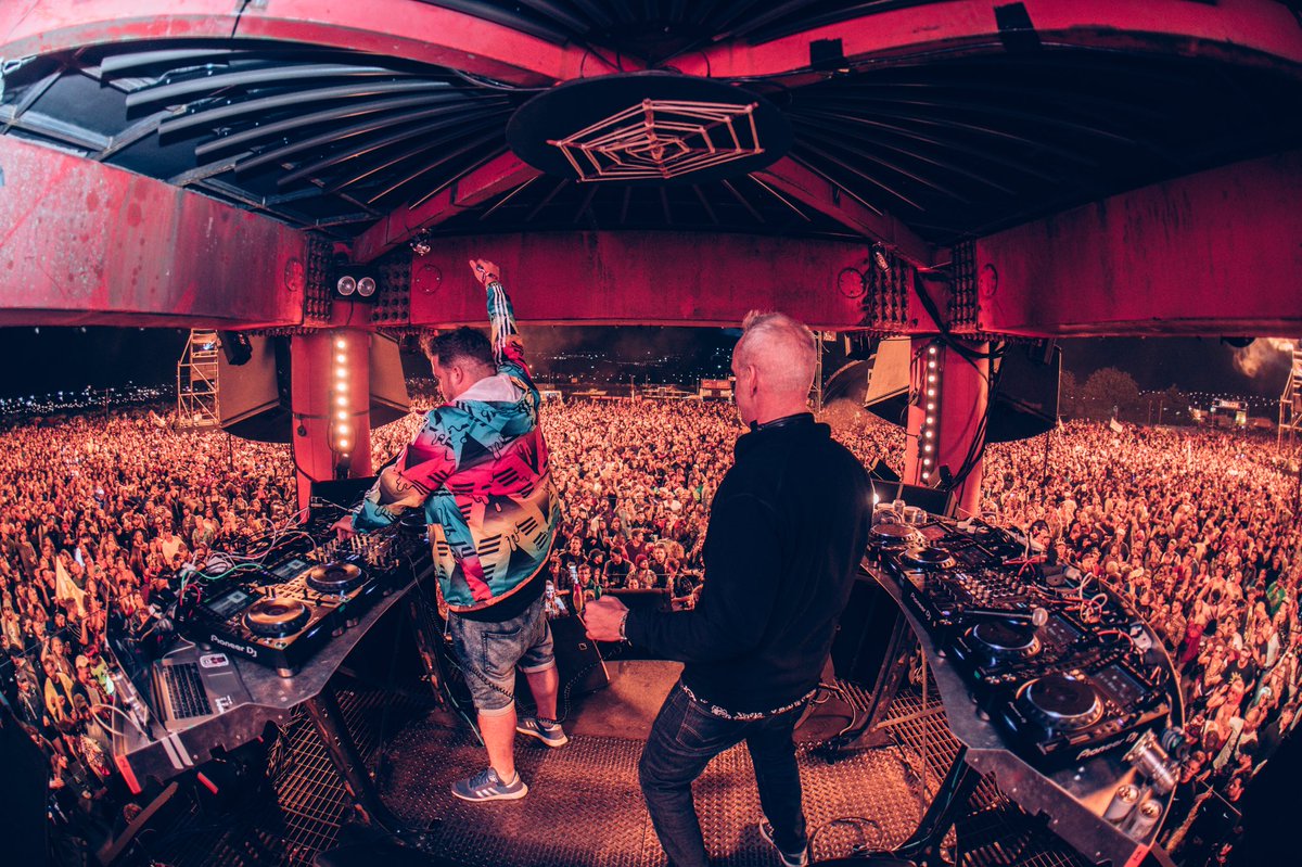 FatboySlim's tweet photo. Glastonbury that was stunning and emotional, you are simply the greatest.
Thanks to @eats_everything, @A_rcadia and our special guest @idriselba for last night and to everyone who came to one of my shows. 
See you back at the funny farm next year Xx #FatBoyEatsEverything https://t.co/808LmSd13n