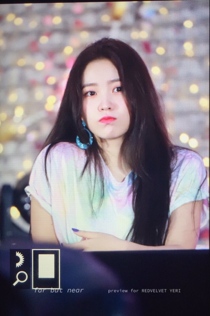 farbutnear0305's tweet photo. 190630 에버랜드
많은 러비들 우산 없어서 걱정걱정:<
나보다 카메라 더 비싸서 비옷 안 입어도 돼...
#예리 #YERI #레드벨벳 #RedVelvet https://t.co/6PHca4oYcE