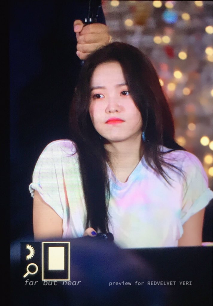 farbutnear0305's tweet photo. 190630 에버랜드
많은 러비들 우산 없어서 걱정걱정:<
나보다 카메라 더 비싸서 비옷 안 입어도 돼...
#예리 #YERI #레드벨벳 #RedVelvet https://t.co/6PHca4oYcE