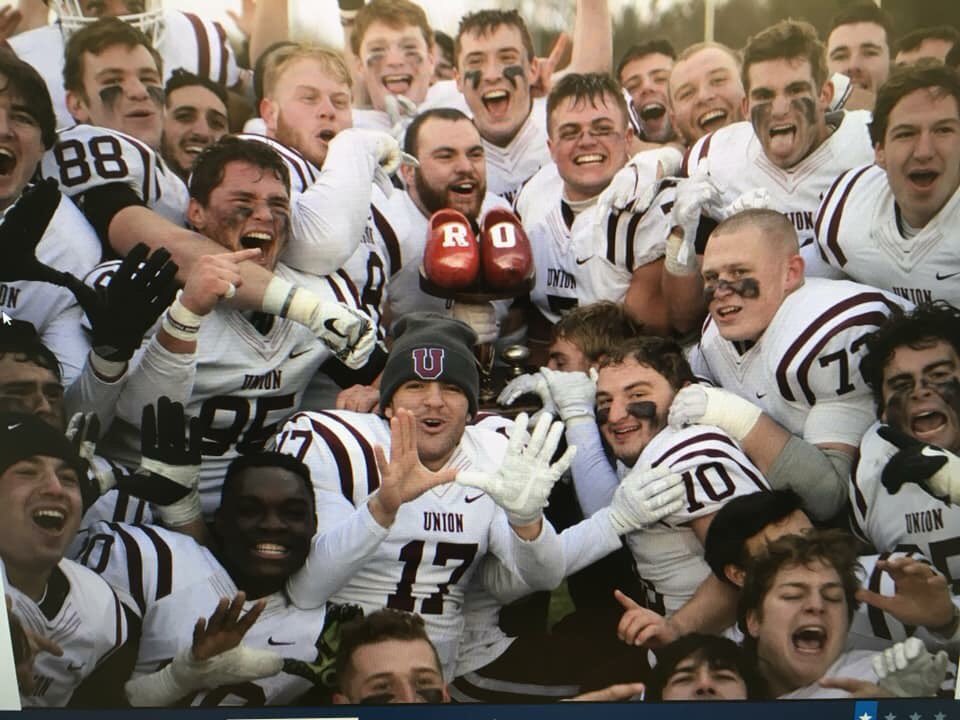 D3FBHuddle's tweet photo. Today is the last day of June. Tmw is July, the last month before football season resumes in August #d3fb #CFB150 https://t.co/pdf0QZlOqC