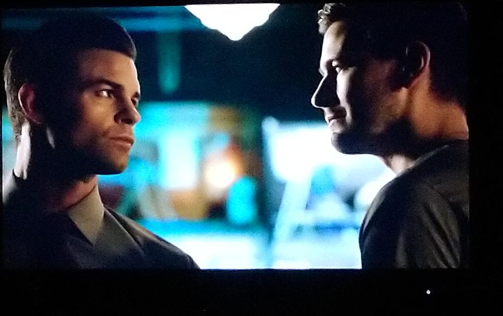 🔥😏 Now I'm really into that ship thanks @Grinsekitty_ 😂