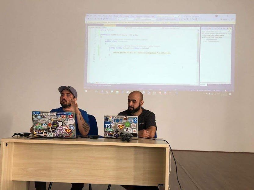 camaramilton's tweet image. Mais um Visual Studio 2019 Launch, dessa vez em Araraquara, São Paulo onde falei sobre Colaboração Contínua com o Visual Studio Live Share. #dotnetsp #devopsprofessionals #sampadevs #visualstudio2019launch