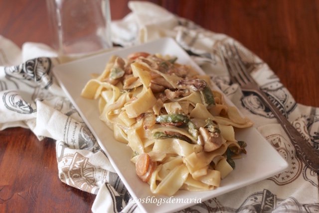 PastasRomero's tweet photo. ¿Que tal unos Tagliatelle de #PastasRomero con pollo y verduras para la comida de hoy 😋? No os perdáis la #Receta de los @losblogsdemaria https://t.co/x7M3UYjDIM  #RecetasRicas #PastaAlBronce #PastaLovers #RomeroLovers https://t.co/OhtQwlEr3F