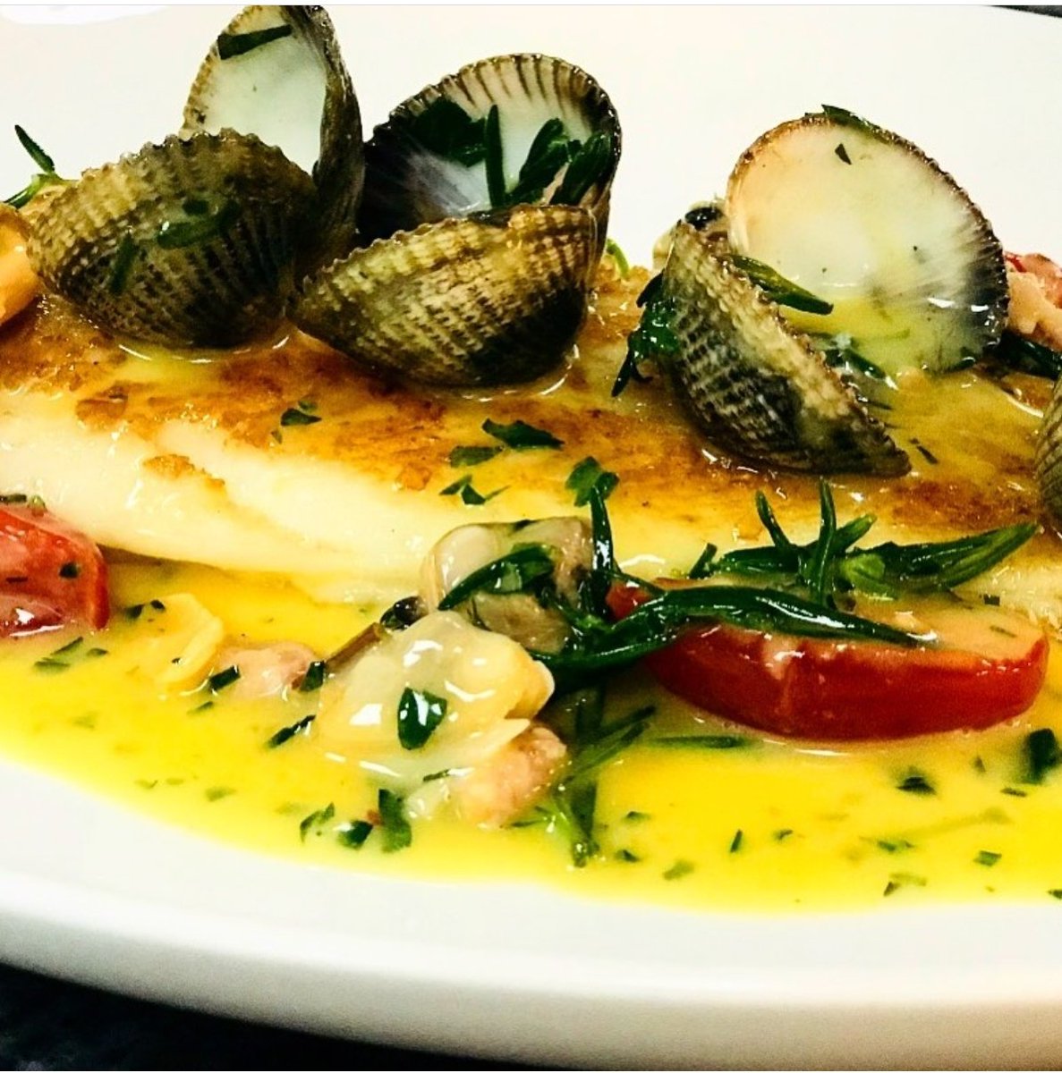 chefsecretscc's tweet photo. Lemon Sloe Fillet,Clams, Sea asparagus, Blackened cherry Tomato,Champagne Beurre Blanc •
•
•
•
#foodforfoodies #foodography #londonrestaurants #foodreview #foodblog #foodbloggers #londoncity #londontown #londoneats #chefstable #cheflife https://t.co/Xwsv3D4V7c https://t.co/3uCzFQ3SFG