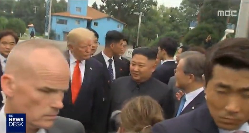 <a href="/smzzang124/">엘리어트</a> <a href="/HwangWonKyung2/">Hwang Won-Kyung</a> <a href="/edaily_news/">이데일리</a> 트럼프 주연이 아니라, 제대로 들여다보면 #김정은 주연입니다. 문재인은 대변인노릇 제대로 했구요. 대한민국 국운은? 월남(#Vietnam) 패망전과 비슷합니다. President Donald J. Trump wasn't a main actor. Main actor was #KimJungUn today. #MoonJaeIn was Kim's faithful supporter. #DMZVisit