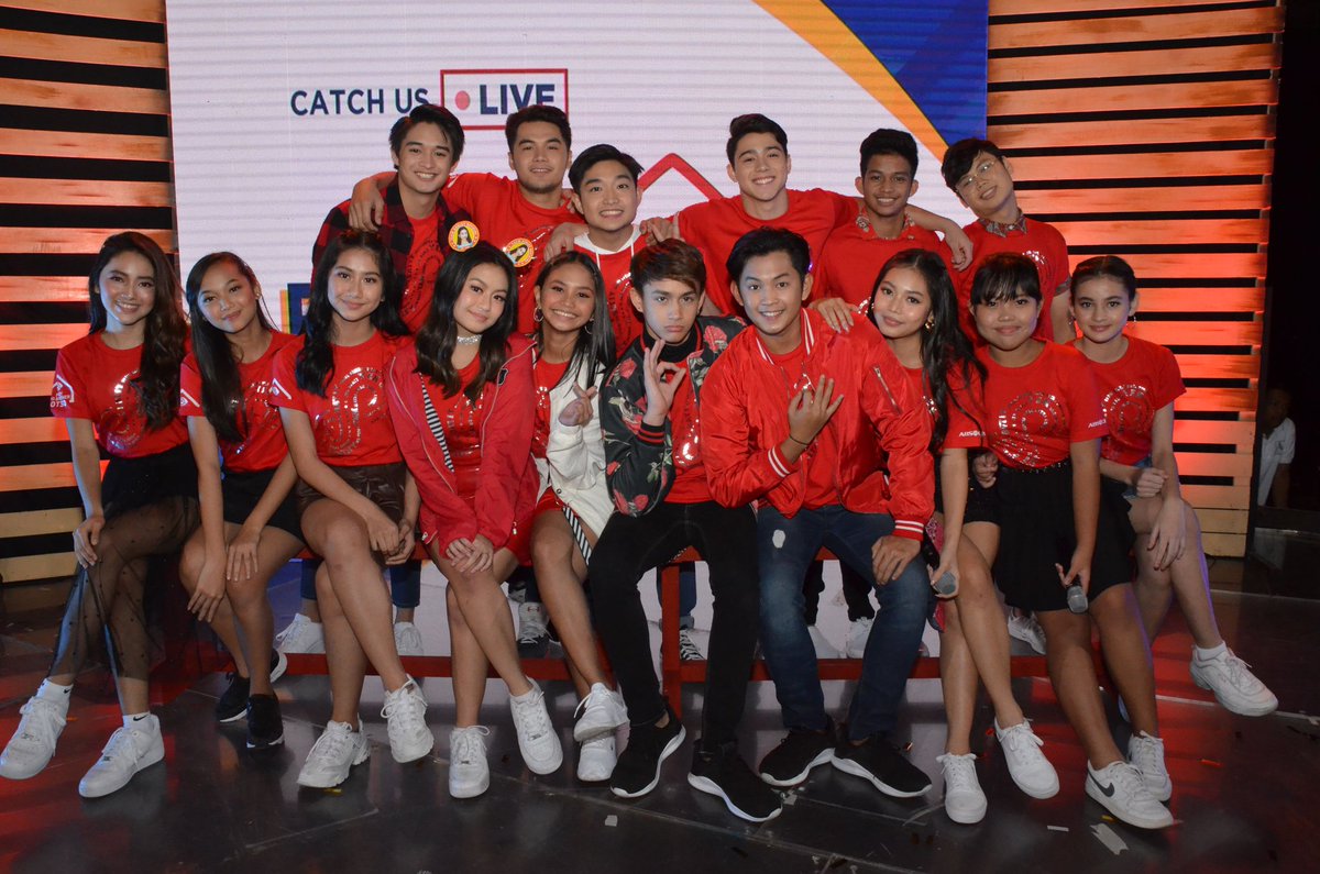 bini_sheena's tweet photo. stil can't get over abt last night's fancon w/ solid batch 3 supporters! ☹🙌

Batch 3 hanggang dulo!!! ❤🔥 https://t.co/qU4BabwbJc