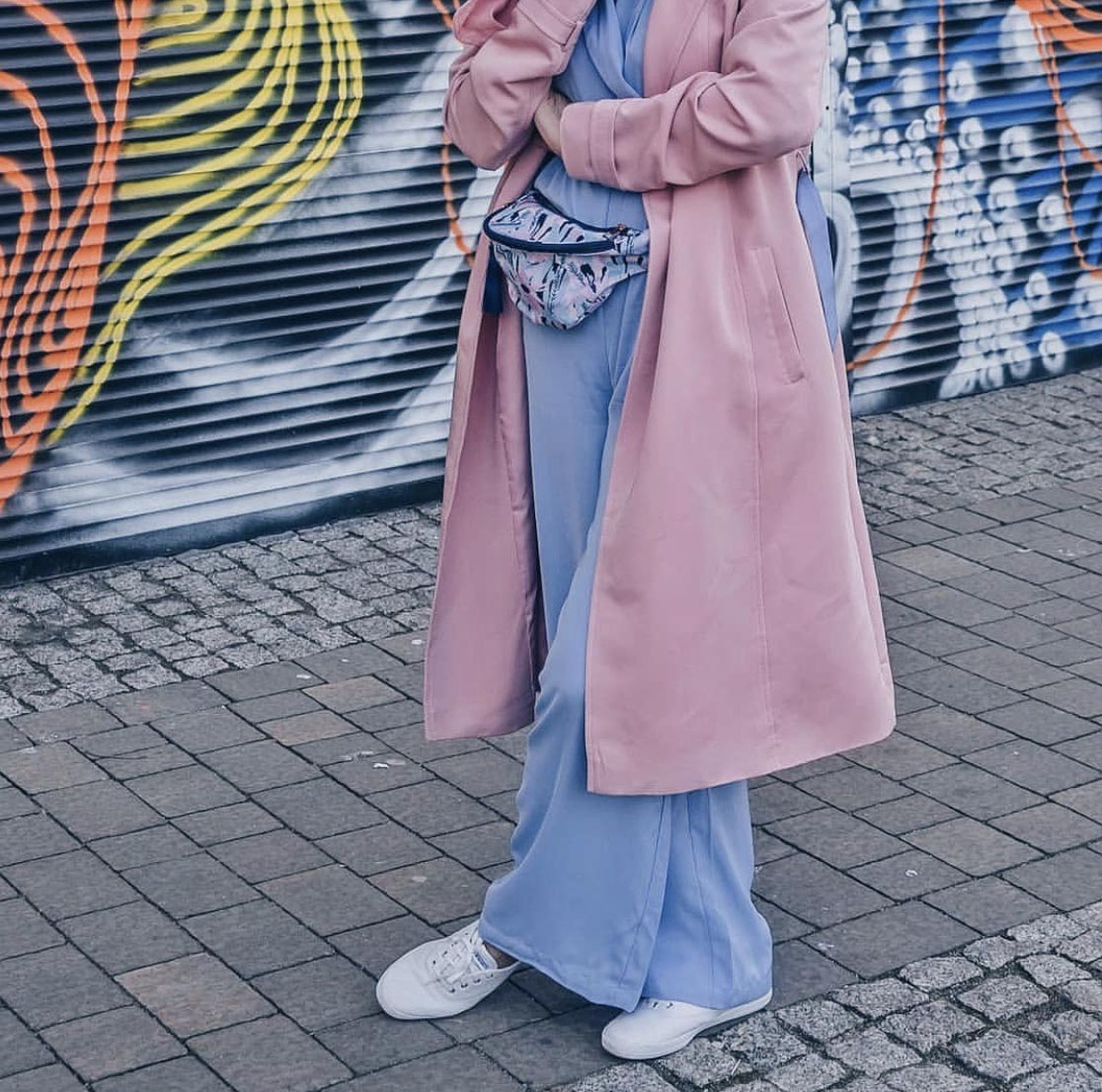 Keds_UK's tweet photo. Controversial opinion: always wear white 👟 on a Sunday. #kedsstyle 📸: @melodylaniella https://t.co/tmUvIf5Byw