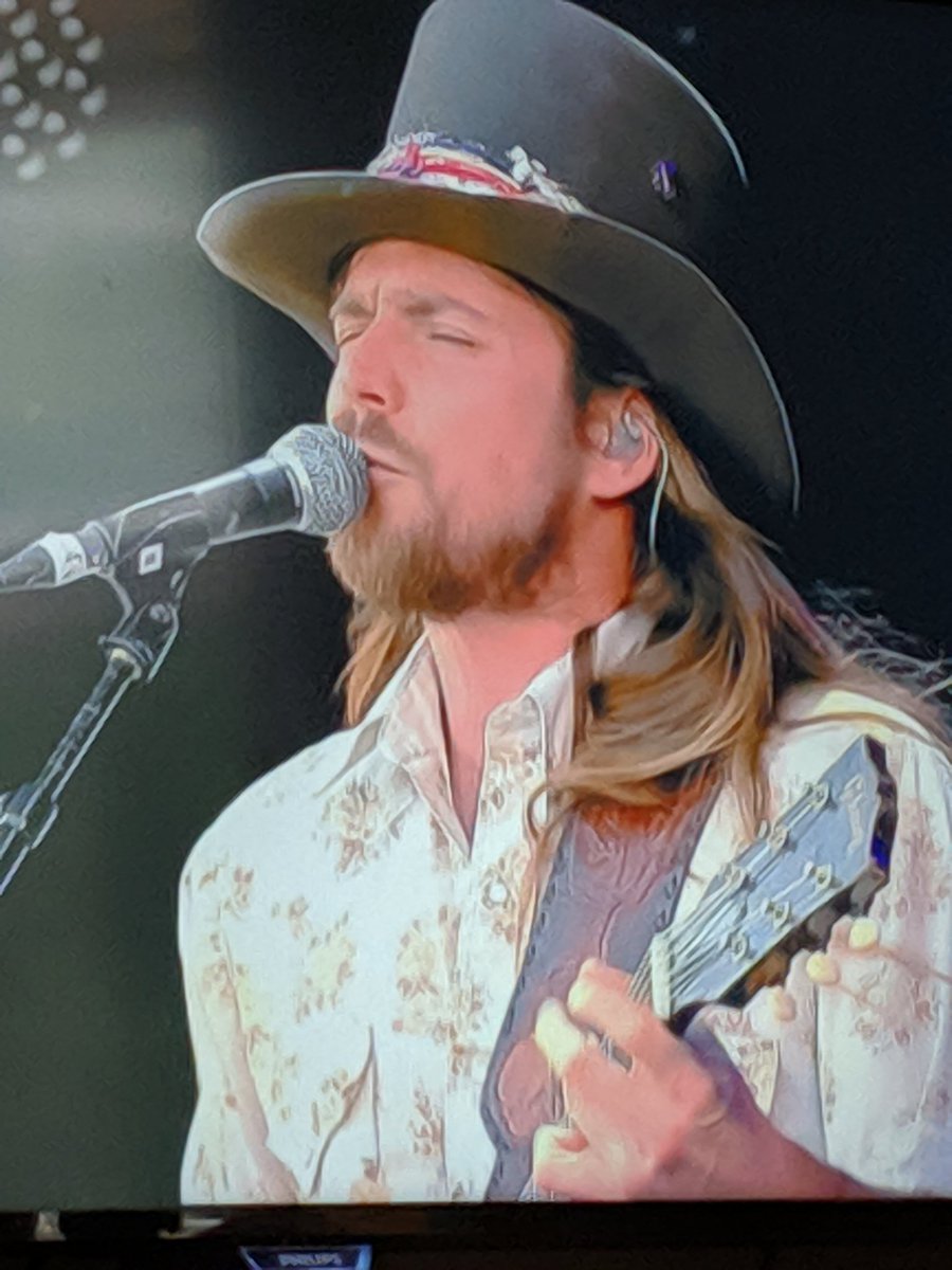 If you don't know who @lukasnelson is, then I urge you to look him up!! Epic!! I adore him #country #countrymusic #Glastonbury #glastonburyfestival2019 #countrymusicuk @GlastoFest @GlastoLive @GlastoInfo @BBCRadio2 @bbcglasto @WhisperingBob  ♥️