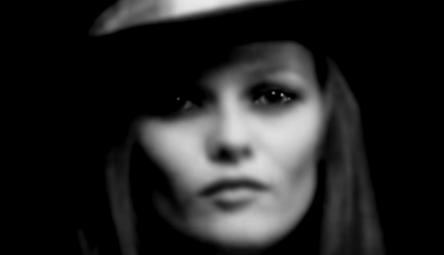 The next was directed by Johnny ,not sure he appears here unless.. i wonder abt the man on the stairs with his guitar and the kids (Lily & Jack?) + isn't the last 1 a morphing between Vanessa & Johnny? Anyway i like it so i add it!Vanessa Paradis- Il y a 