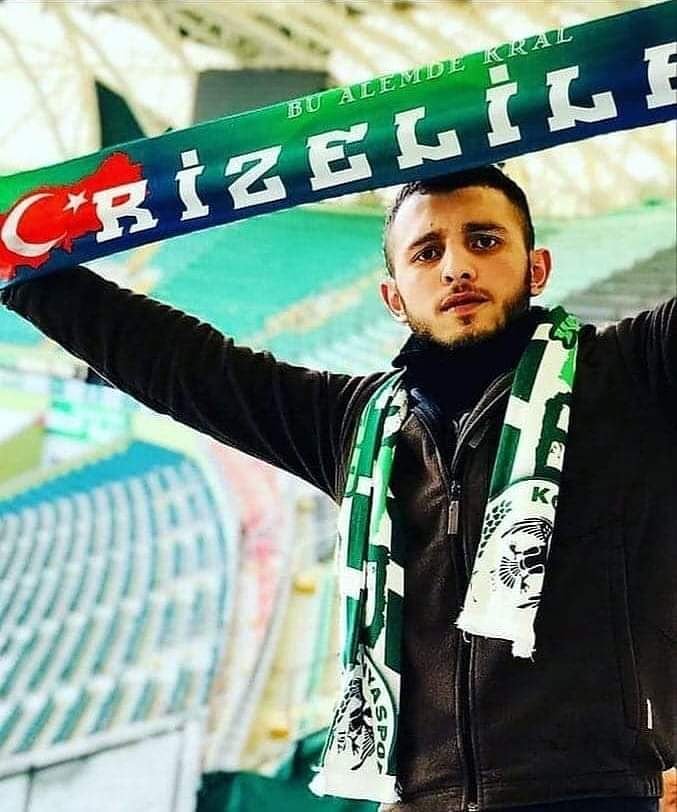 Mekansızlar grubu üyelerinden taraftarımız Kadir Topaloğlu'nun vefat ettiğini derin bir üzüntü ile öğrenmiş bulunmaktayız. Merhuma Yüce Allah’tan rahmet, ailesine ve büyük taraftarımıza başsağlığı dileriz.
