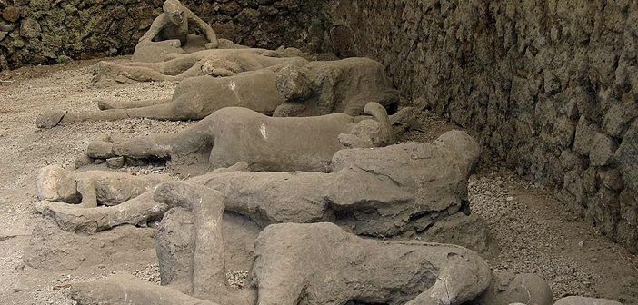 Sen bizleri 33 sapkına ses çıkarmadığı içi helak olan 80 bin inanmışın sonuna mazhar eyleme Allahım, bizler geriye kalanlardan ibret aldık! 

“Lût kavminin işini (livâta) yapan mel’ûndur (lânetlenmiştir).” Hadis-i Şerif 

(Tirmizî, Hudûd, 24/1456)

#AilemizHerŞeyimiz