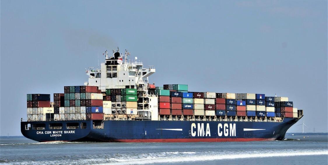 fotogarrido's tweet photo. El lunes 1º de Julio 2019 a las 06:30 Hrs.

Con la llegada del primer buque comercial el CMA CGM Wite Shark al muelle 12 bahía norte de #ICAVE inician las operaciones del nuevo puerto de #Veracruz

@API_VERACRUZ 
@TNG_HPH
@cmacgm
@Silogiat
#Altamaritima

¡Bien.!
. https://t.co/rjbBleVUTW