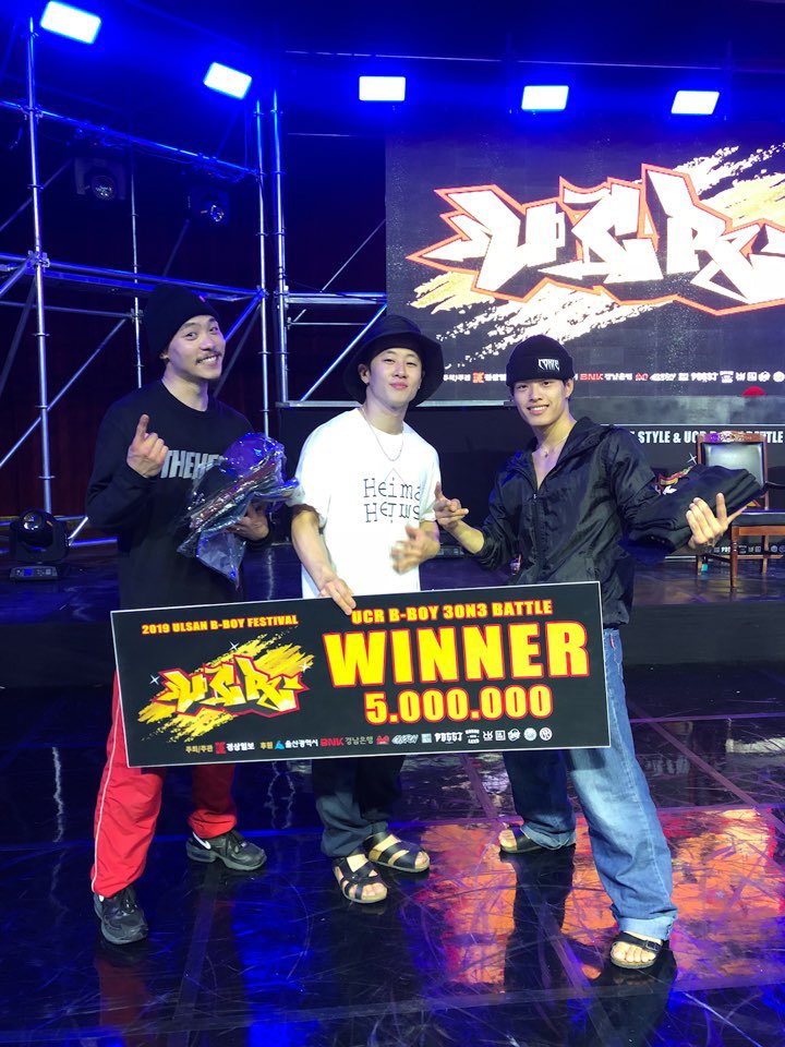 theheima's tweet photo. Winner is theheima. https://t.co/qd6FDK2HhF