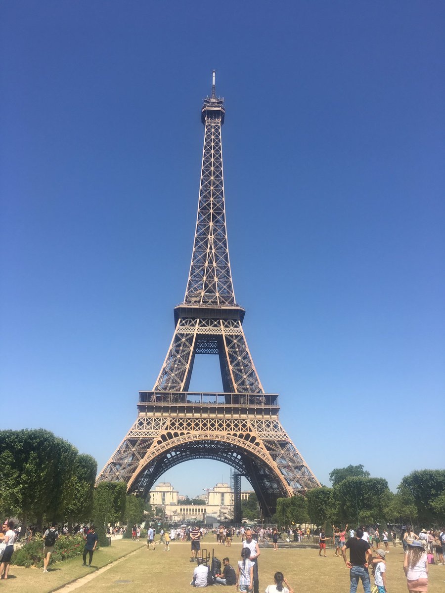 Fly_from_Cork's tweet photo. We are in Paris, seen all the big sights. Any hidden Gems for us?? Preferably cool, it’s roasting here 🔥🔥🔥🔥 #flyfromcork https://t.co/4EPCW82R6J