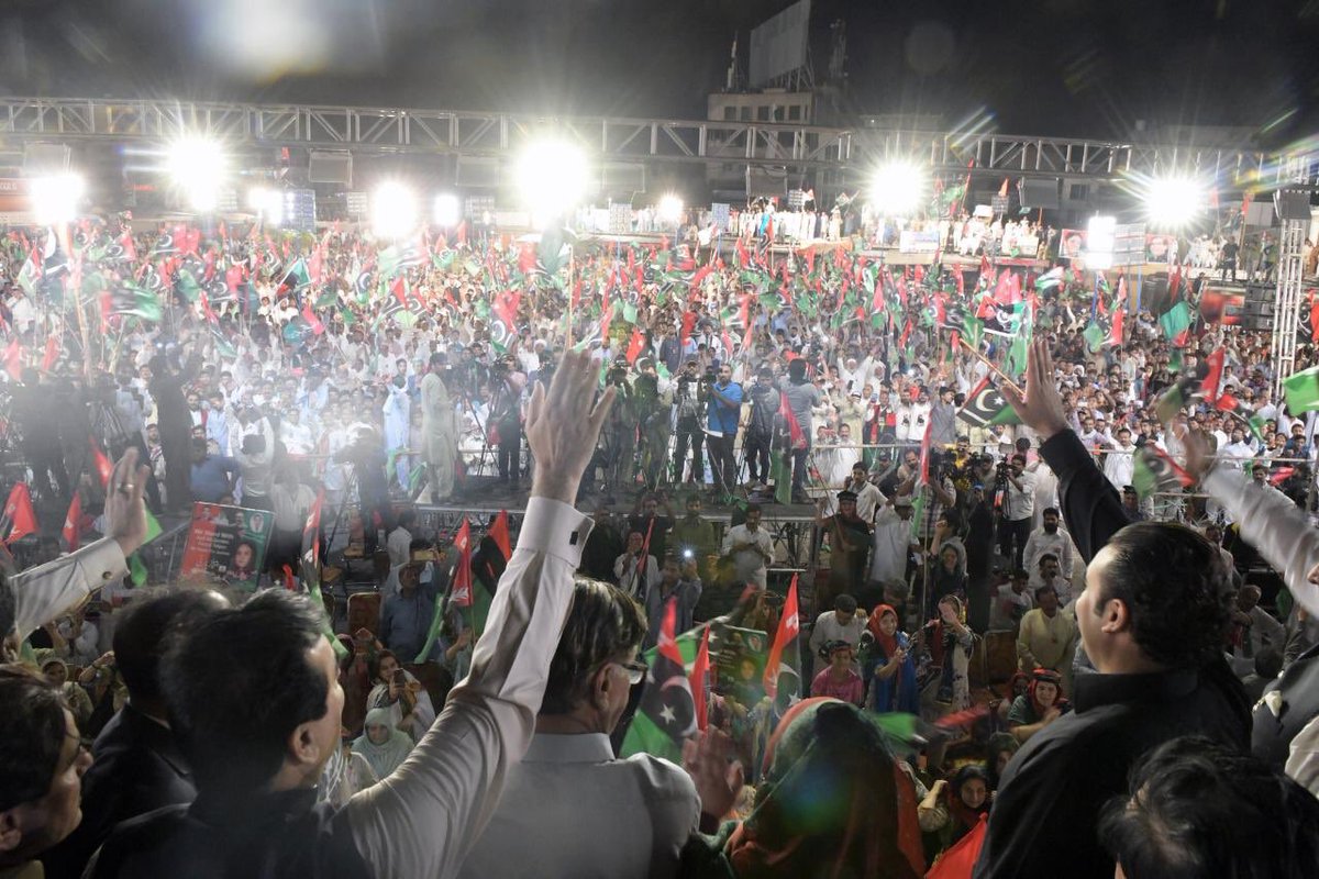 BBhuttoZardari's tweet photo. Thank you Gujar Khan, #Punjab. The people of have rejected #PTIMF rigged awamDushman Budget. A budget that provides relief to rich, amnesty 4 the corrupt &amp; bailout 4 billionair stock brokers, while taxing the poor, inflation crushes average Pakistani &amp; youth remain jobless. https://t.co/yhIjK58LSx