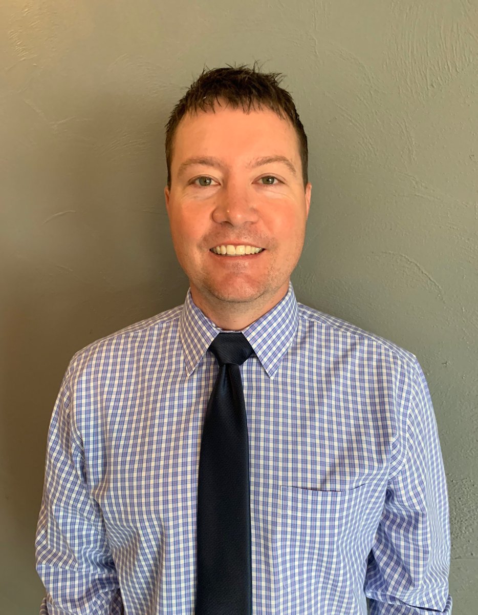 MCPSchools's tweet photo. Coye Elliott has been named principal of @LoneOakMS - Read more:
https://t.co/TMkYhIMXpt https://t.co/lMTSEHrIJB