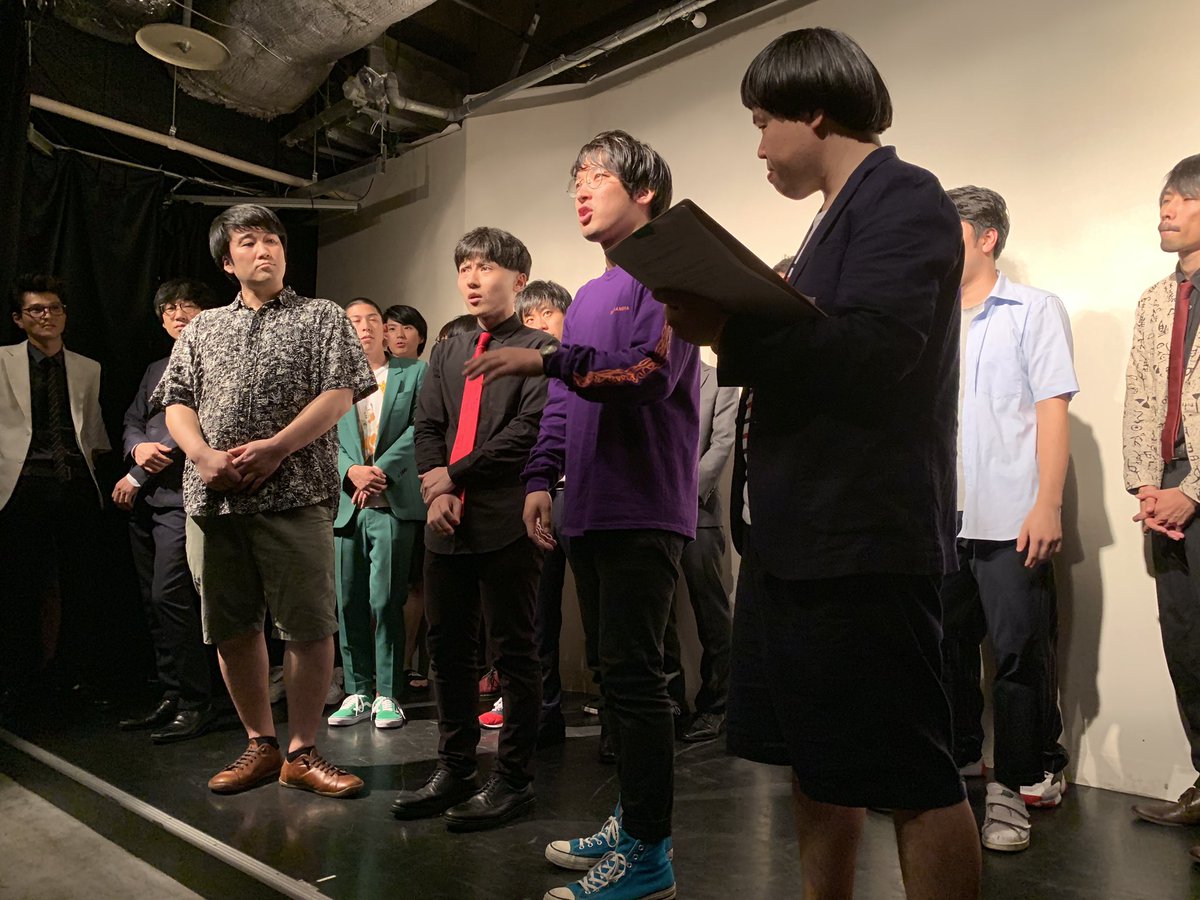 spep98u9's tweet photo. #スタイルライブ
#TCOMPANY
#ダンシングヒーロー
ネタ始まりで大抵いじってくる河中さん。
今日は、会場に存在しない小学生の客に「君の同級生は今勉強してるよ❗️」というボケ。
素晴らしいの一言。
客の温め方が分かってる。
高いところにある本棚のネジが緩んでるネタ
面白くて元気が出る。 https://t.co/0Xb5OH99RW