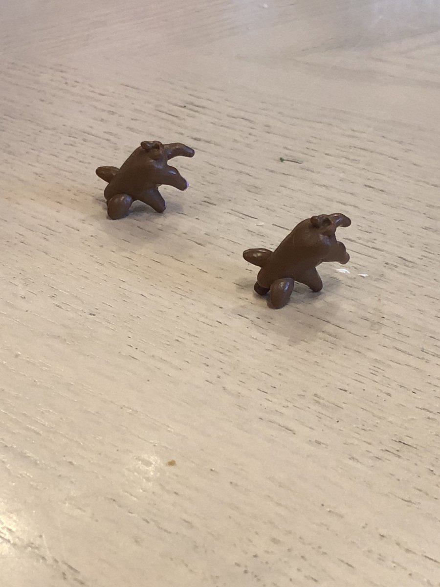 Kbadgenator's tweet photo. Life is complete once you roll a double leaning jowler #passthepigs #partypigs #leaningjowler https://t.co/muWzXpd3Jv