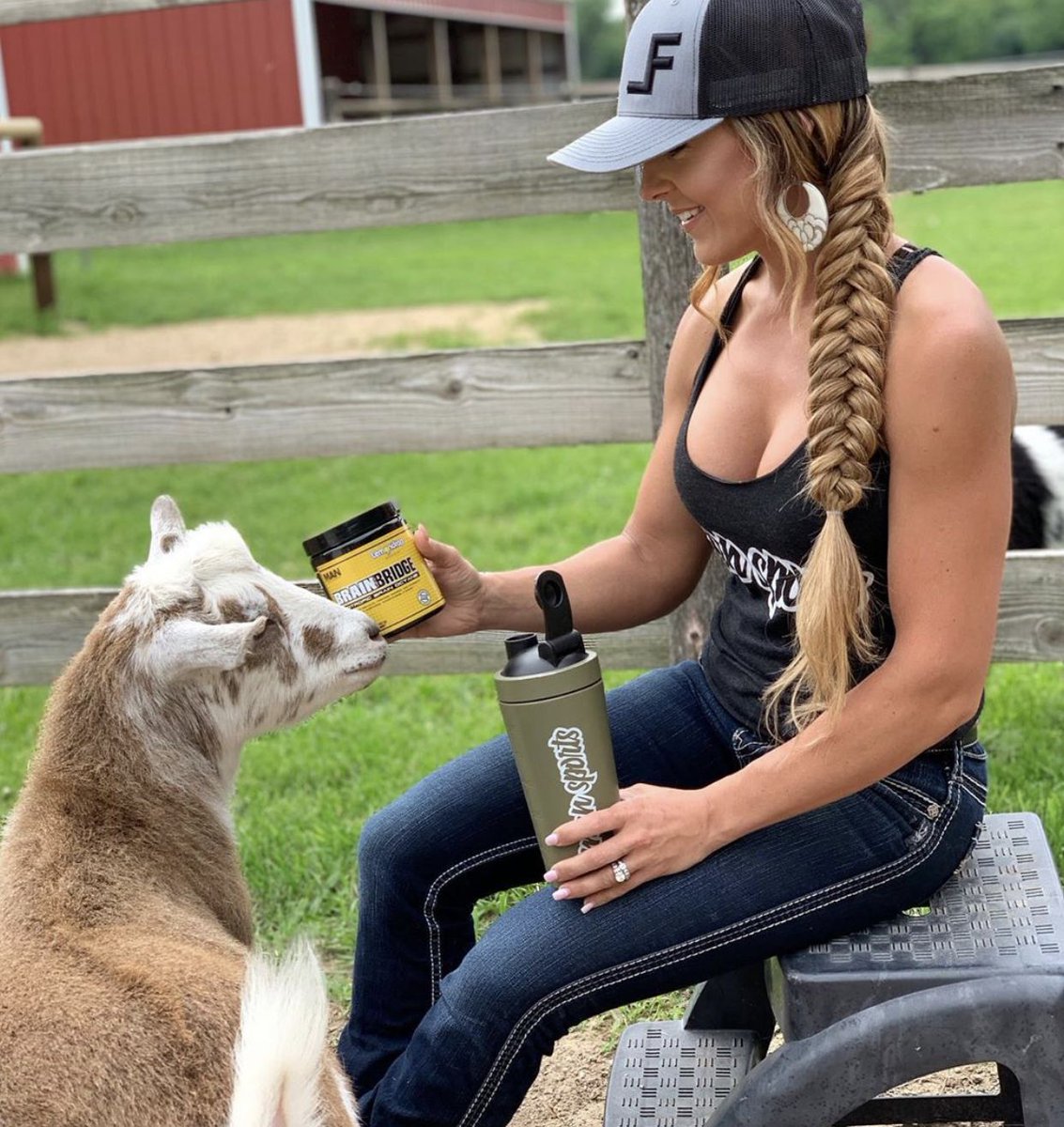 MANSportsInc's tweet image. Which one is the real #GOAT 🐐
BrainBridge or the goat?

@the_real_kateboss 💪 

#MANSports #brainbridge #supplementsforLIFE #nootropic #brain #brainhealth #brainfood #energy #energydrink #allnatural #supplements #gaming #gamer #esports