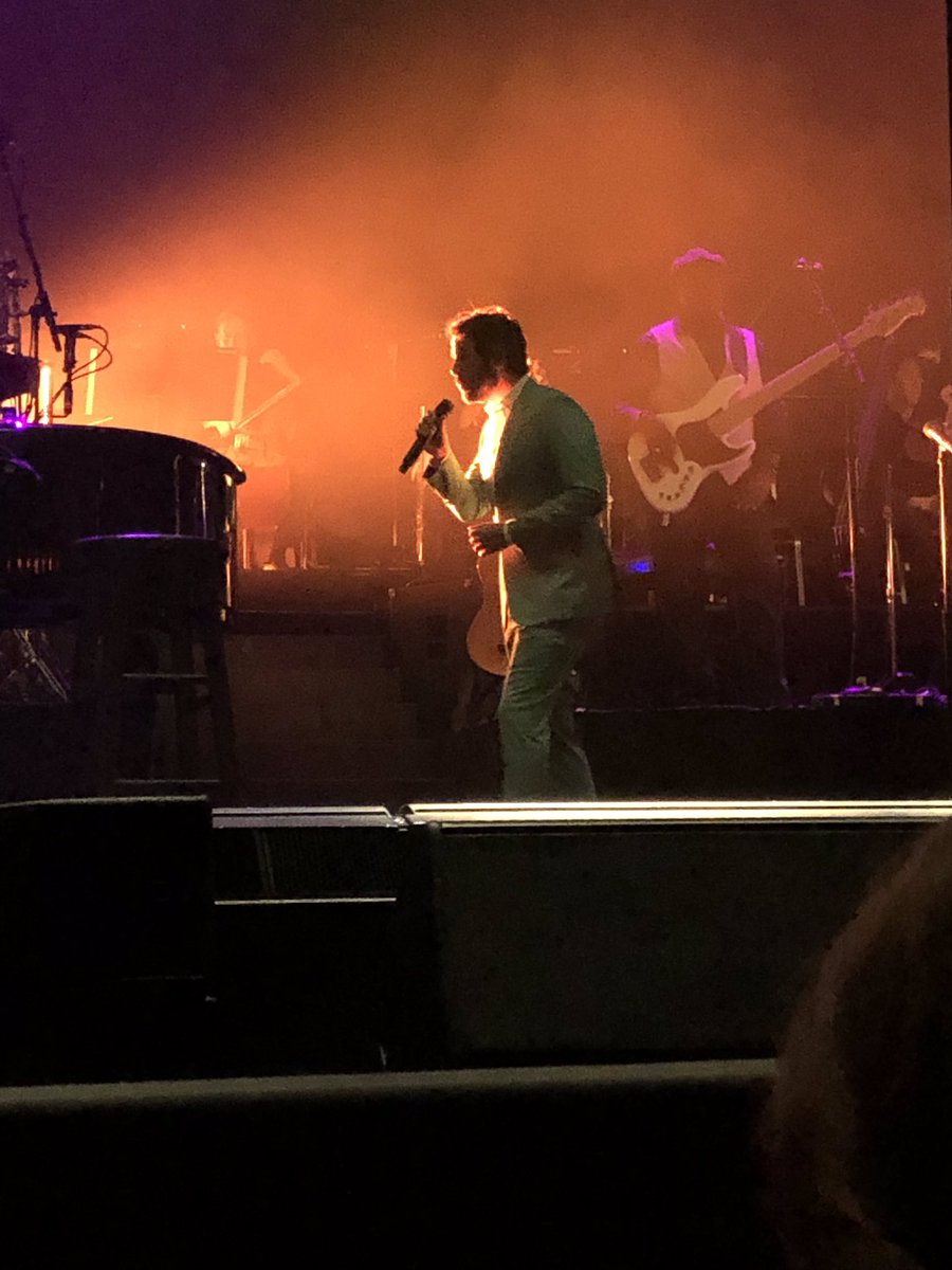 keksam1's tweet photo. This is my favorite picture from my Friday night with @joshgroban at the Turning Stone!!  @joshgroban it was a pleasure meeting you even if it was only for 30 seconds!! https://t.co/0idjBWWXtN