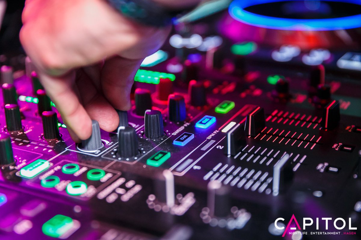 denon_dj's tweet image. @dj_mike_miller got up close and personal with the PRIME Series! #primetribe #SC5000 #SC5000M #X1800