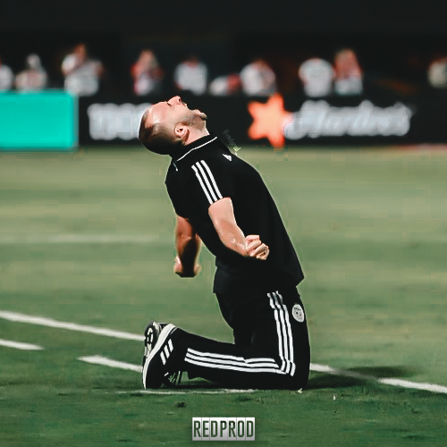 MekdamReda's tweet photo. DJAMEL BELMADI 🇩🇿🇩🇿🔥🔥
#Belmadi #djamelbelmadi #Dz #AlgSen #algerie #caf #can2019 #SENALG #Redprod #followforfollowback #follow4followback #teamalg #algerienne🇩🇿 #dzair #Dzpower #lesverts #teamDz #totalafcon2019 https://t.co/HDY43NZyyR