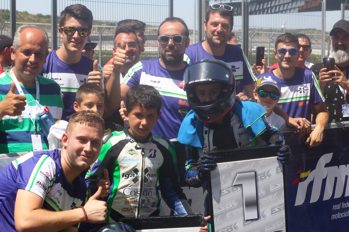IgaxTeam's tweet photo. 😁 Qué manera de cerrar el domingo 👌🏻 Otro DOBLETE en #85GP 🏆 Grandísimo trabajo de todo el #IgaXTeam 💙
P.1⃣ #DanielDomínguez
P.2⃣ #MarcosLudeña
#ESBK #2T #RFME #IgaXRiders 🏍💨 https://t.co/8G9WVkltN1
