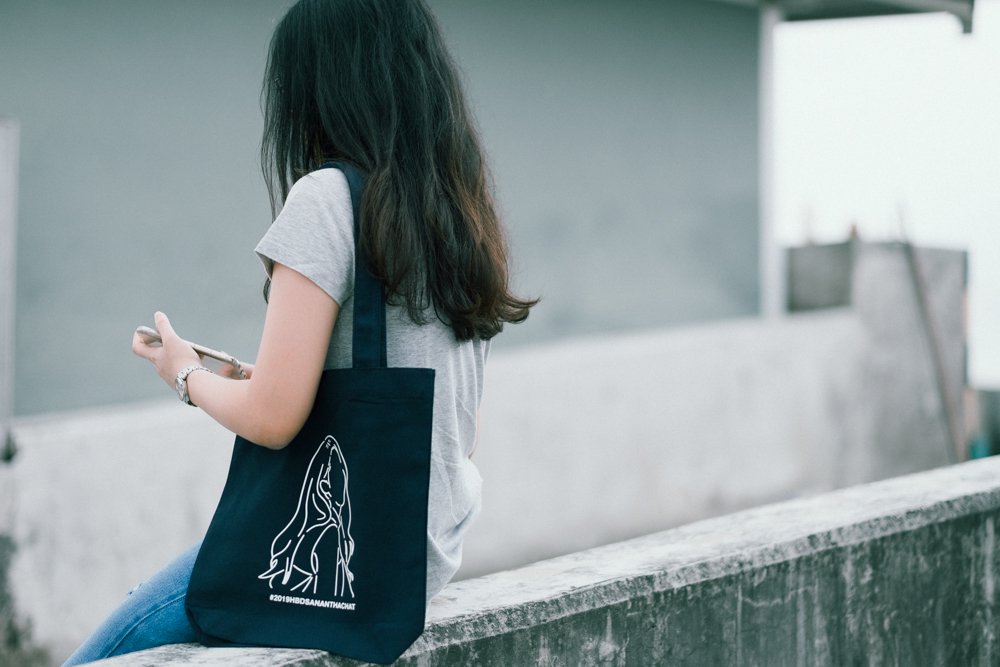 shiro___inu's tweet photo. bag 👽 
//ลองเอามาถ่ายเล่นๆ

@sananthachatth #sananthachat #2019HBDSANANTHACHAT https://t.co/n6a3FTHOTG