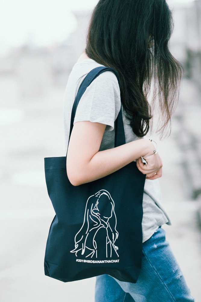 shiro___inu's tweet photo. bag 👽 
//ลองเอามาถ่ายเล่นๆ

@sananthachatth #sananthachat #2019HBDSANANTHACHAT https://t.co/n6a3FTHOTG