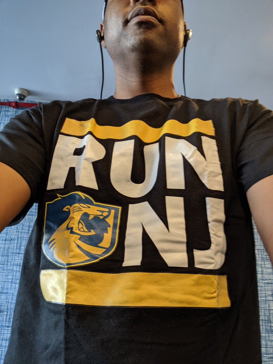 Dorian_Gray3721's tweet photo. When I first got this shirt, they only had large...and I couldn't wear it. I went digging in the crates today...
Shout to the whole clique - @D_Boruca5 @GetOnMy_ECHE7on and the rest the homies! This runs for yal'll! LB 86! @sigmalambdabeta #runNJ #birthplace #secondhome #lovehate https://t.co/Dg1K7qwaZF