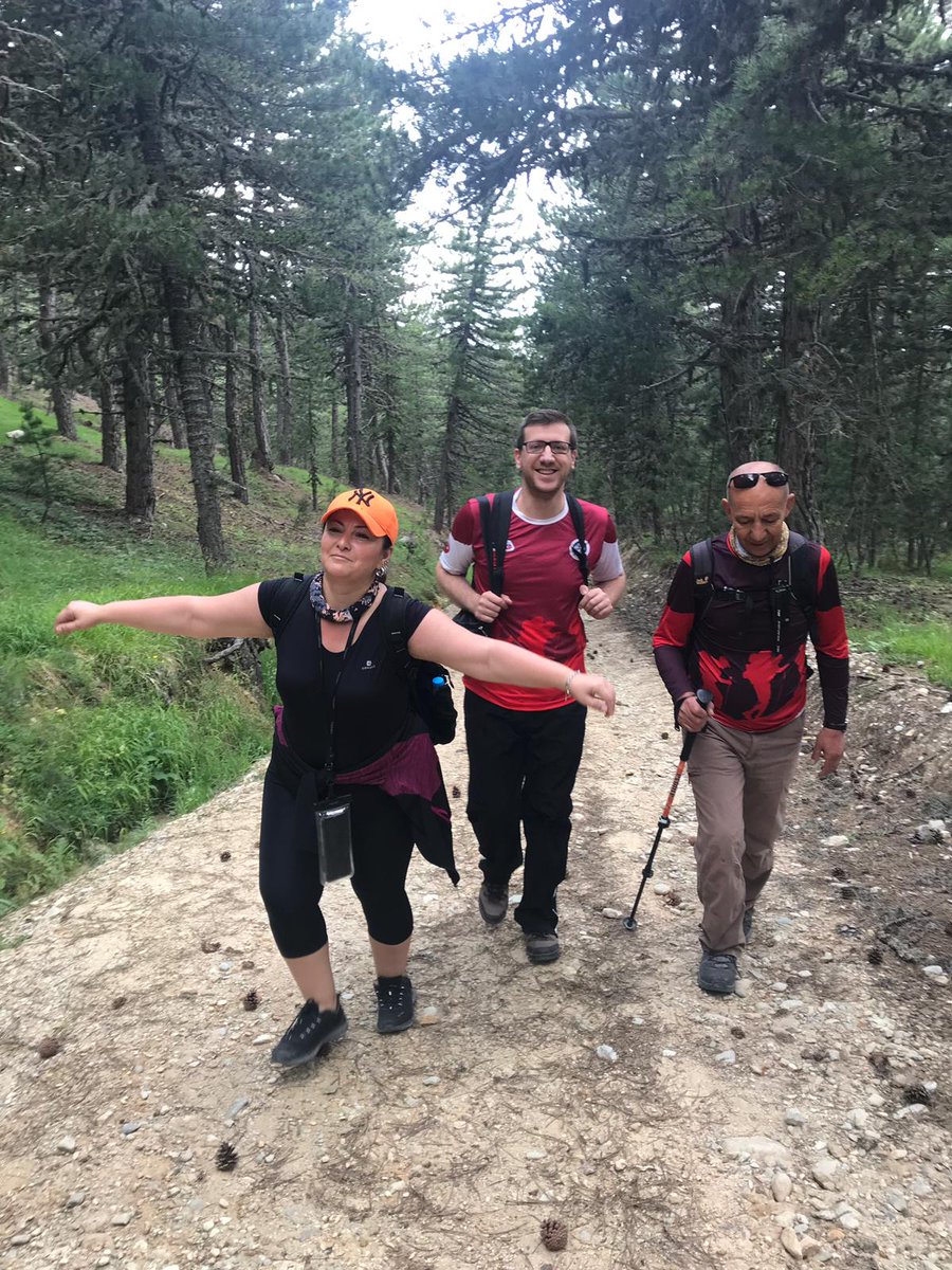 FarukBangir's tweet photo. Bugün ekibimizle Sinanpaşa Yörük Mezarı köyü yakınlarında bulunan Ahır Dağları’nın bin 916 metre yüksekliğindeki Hacettepe zirvesi yürüyüşünü gerçekleştirdik ve zirve yaptık. #Afdos https://t.co/daCeXLp4AP