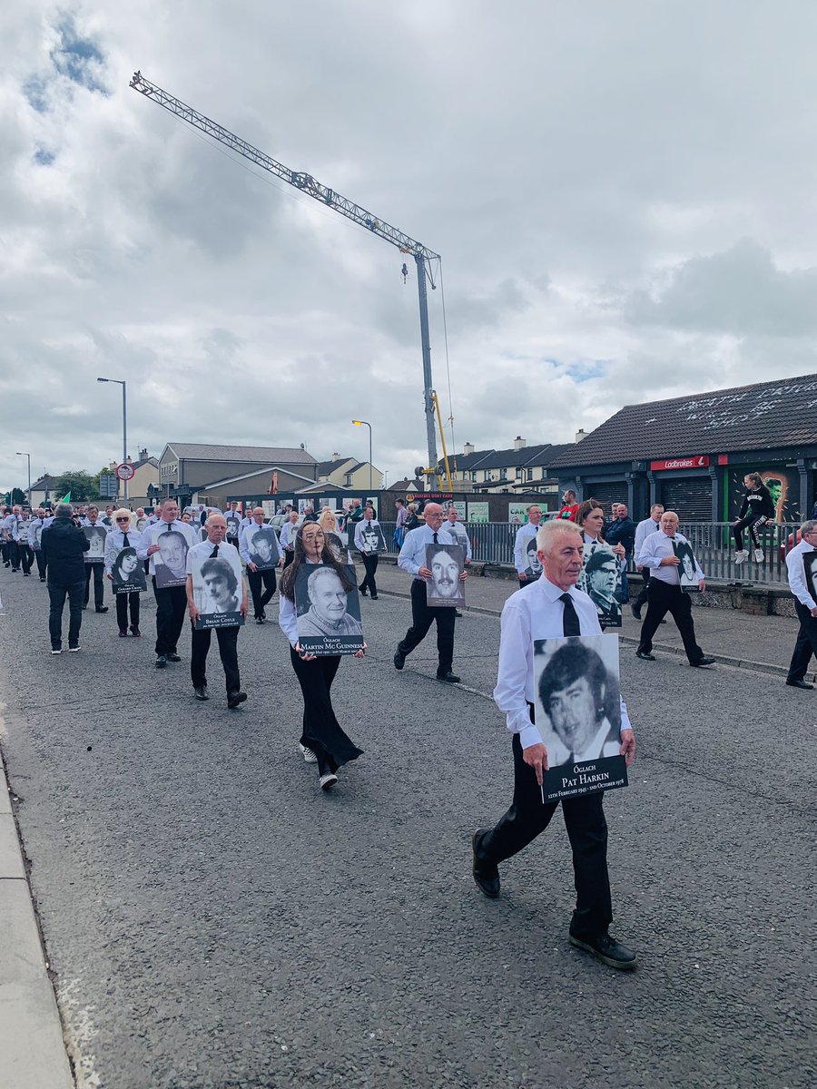M_AndersonSF's tweet photo. A fitting tribute to finish a weekend of commemorative events to honour Derry’s Republican Dead.

@ElishaMcC_SF MP addressed the republican family about tough times endured &amp; the importance of a family staying together

Proud to unveil the new Republican stone with @billmaginn https://t.co/EVKAPIcpBR