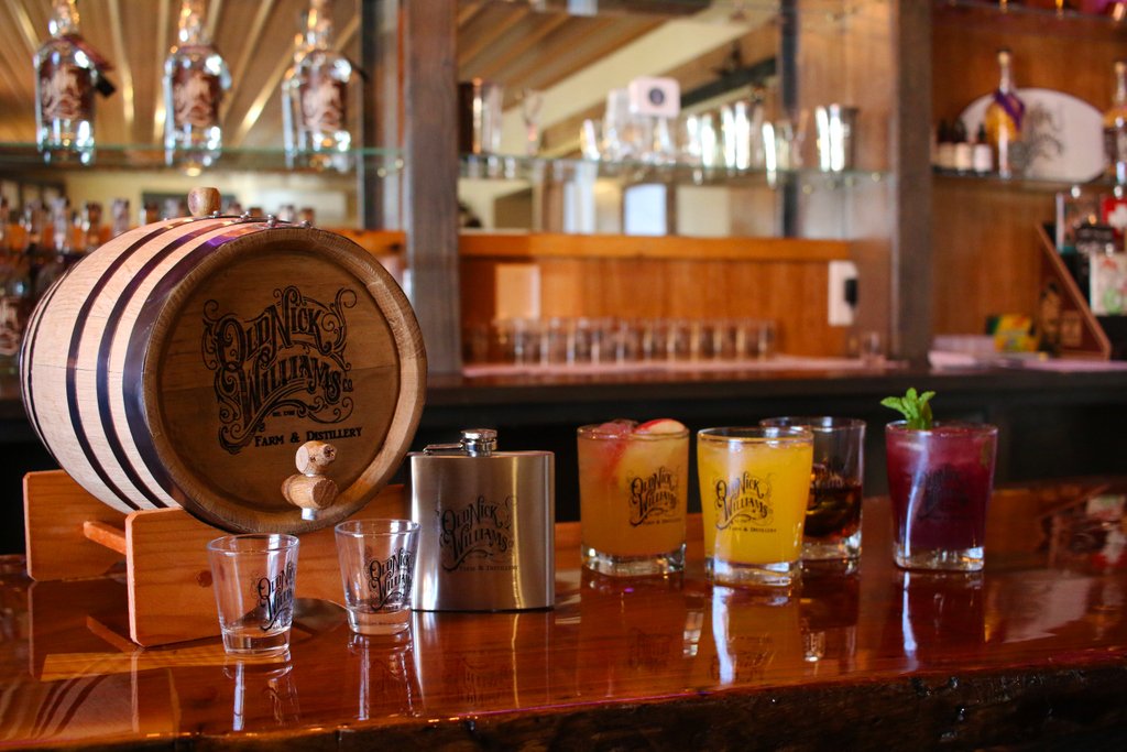 Sunday Funday line up the drinks! What a better way to end off the week than with a good old ONW mixed drink. Hope everyone is enjoying this summer weather.☀️