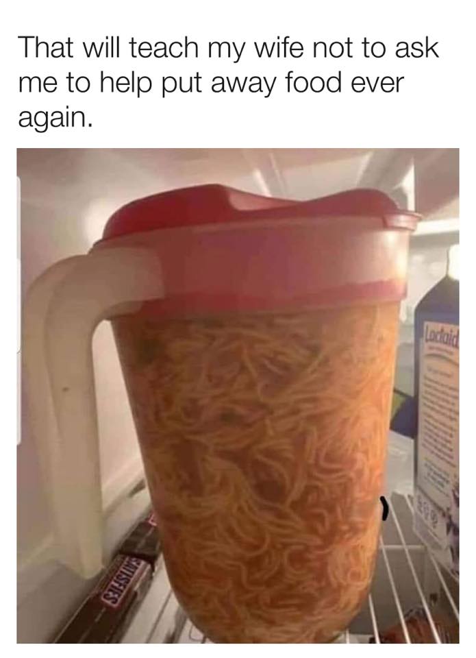 MensHumor's tweet photo. This is amazing. You can just pour your next portion of spaghetti into a dish to reheat it. https://t.co/ukk0dPP8Gh