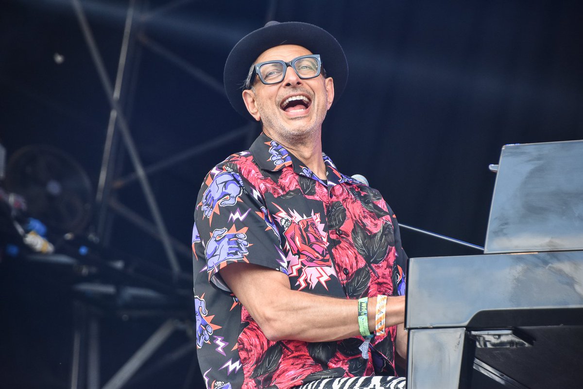 Jeff Goldblum and his zebraprint trousers treating us to some smooth jazz with the Mildred Snitzer Orchestra and special guest Sharon Van Etten #westholts #glastonbury19