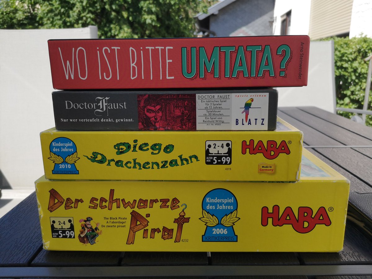 Karo22121's tweet photo. Flohmarkt Schnäppchen des Tages
#diegodrachenzahn #derschwarzepirat #doctorfaust #woistbitteumtata
In der Hitze waren die Menschen wohl froh um alles, was sie nicht mehr mit nach Hause nehmen müssen 😅 https://t.co/fkkMeYFF6Y