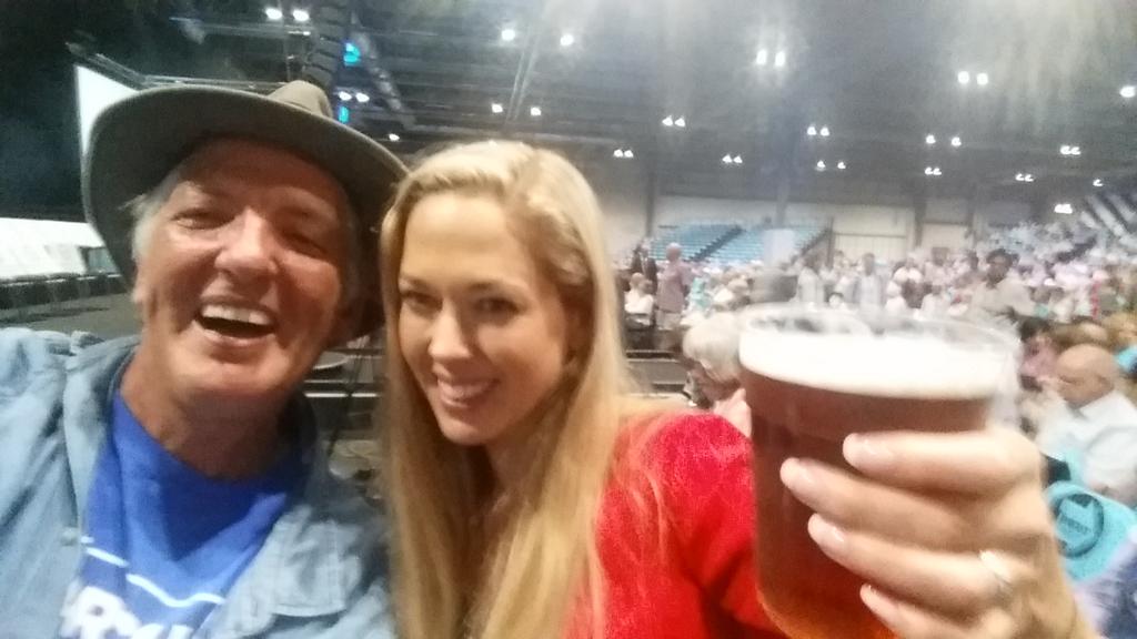 RogTallbloke's tweet photo. Caught up with fellow #marchtoleave marcher and now @brexitparty_uk MEP @BelindadeLucy at the big vision rally. Great atmosphere here 30 mins before kick off. https://t.co/lK0BMZcFCx