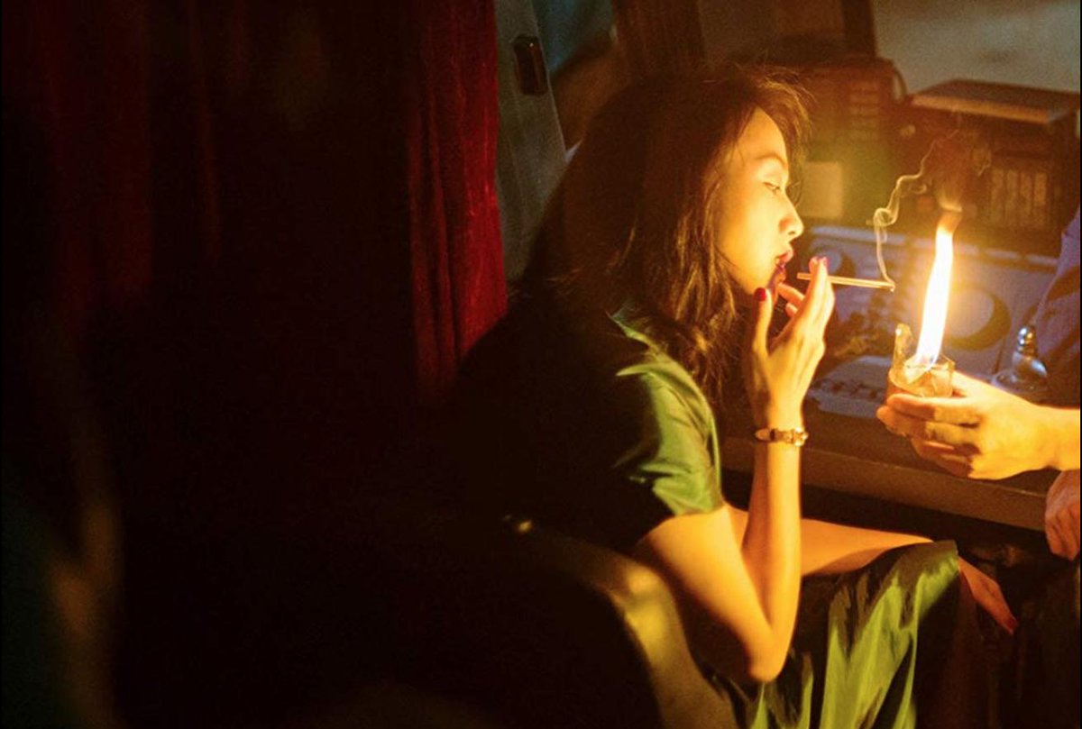 LeeCritiques's tweet photo. LONG DAY'S JOURNEY INTO NIGHT: A neo-noir with grit and poetry. The past and present blending into a dreamlike state, memories deteriorating like old buildings and ending with the final climactic masterful lucid dream, like something Max Ophuls would wake up from in a sweat. https://t.co/INTNupeMP8