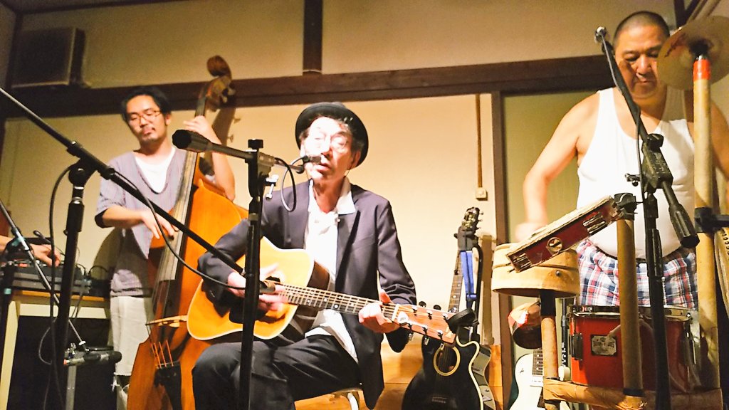 今日はドラマ「深夜食堂」のテーマ曲「思ひ出」がヒットした鈴木常吉