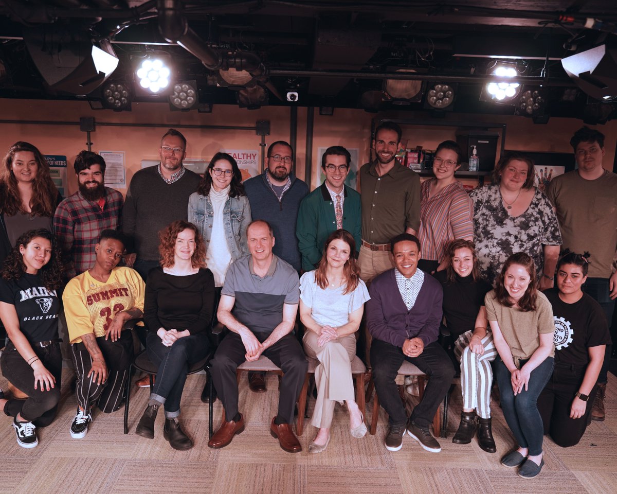 roundaboutnyc's tweet photo. Today, the company of #SomethingClean takes their final bow. Congratulations on an incredible run! https://t.co/6v0ZOe05Zs