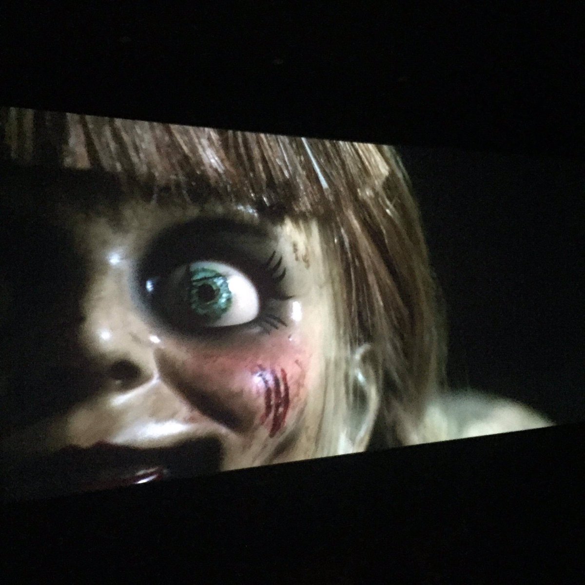 aldrinoormr's tweet photo. ANNABELLE HOMES COME ๐
- hindi naging katatakutan ang nangyare sa loob ng sinehan. Kundi katatawanan ๐ skl #bugbog https://t.co/9tVF2KNZcs