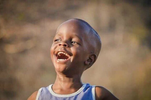 LuuTeeMoiloa's tweet image. When he introduces you as "mme wa ko ntlong" just know that's guy code for, "don't fuck up and talk about other chicks".😩😂😂😂

Sorry majitas😂😂😂