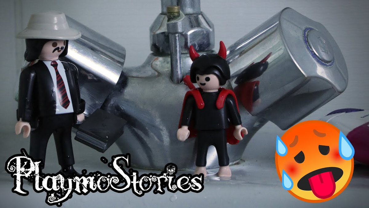 PlaymoStories's tweet photo. Il fait trop chaud ! pour se rafraîchir, nouvelle vidéo #PLAYMOBIL sur notre chaîne YouTube ICI : https://t.co/Q5D4oAPAEl https://t.co/WL0kmnJ09e