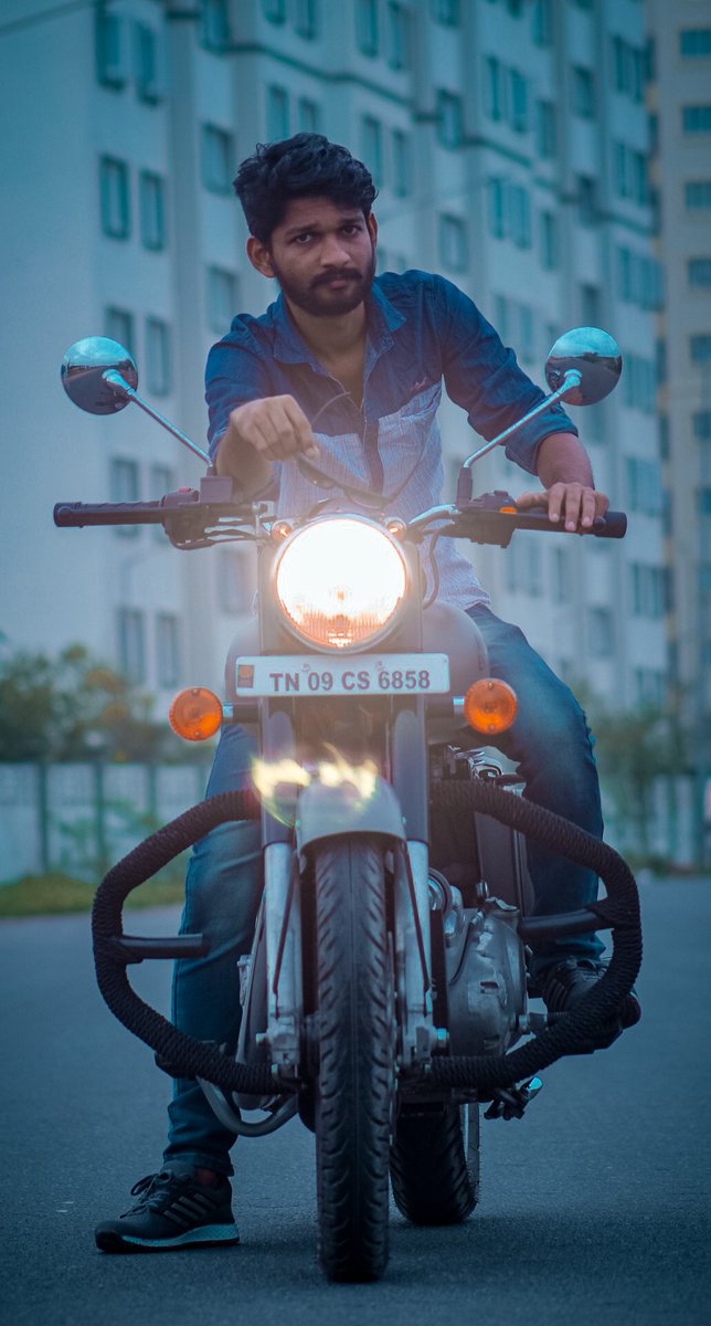 sujinheart's tweet photo. @royalenfield @sujinheart https://t.co/fCi2Z8WiF2